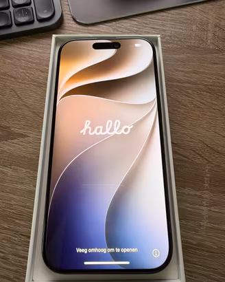 iPhone 16 PRO - Black Titanium - 256 GB