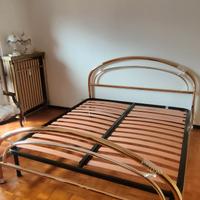 Letto matrimoniale in ottone con doghe