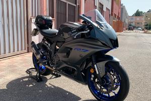 Yamaha R7 2022