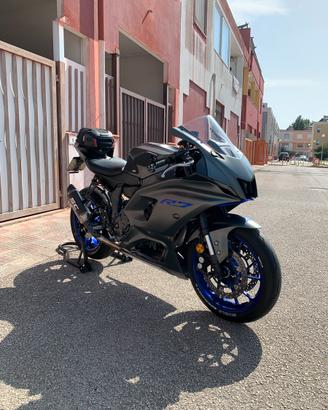 Yamaha R7 2022