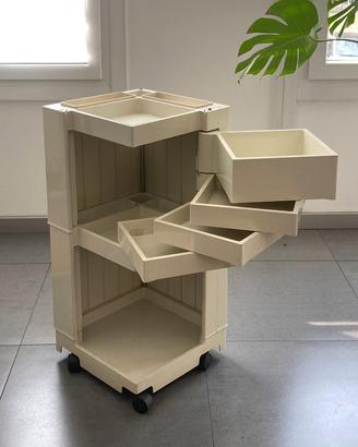 Carrello contenitore portaoggetti