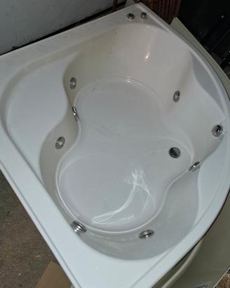 Vasca idromassaggio angolare 