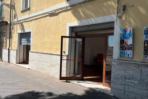 Centro storico di torchiara-locale commerciale