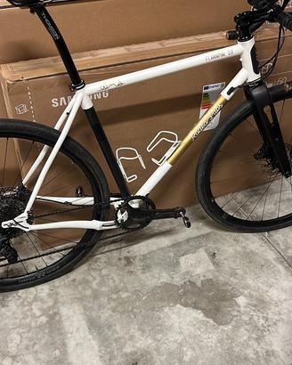 Bici gravel Rodeo Europe