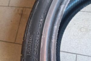 Coppia gomme alta velocità