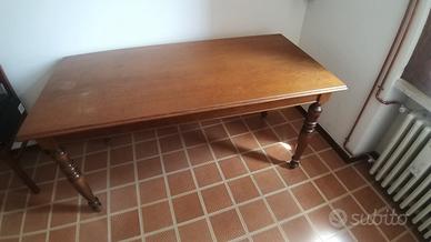 Tavolo in legno 