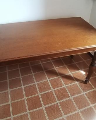 Tavolo in legno 