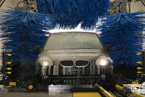 Autolavaggio servito a rulli e a mano a gallarate