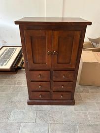 Mobiletto con cassetti