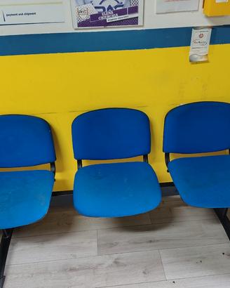 cassa panca a 3 sedute e n 2 sedie per ufficio e 