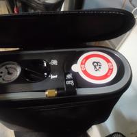 Kit  compressore di gonfiaggio e riparazione 