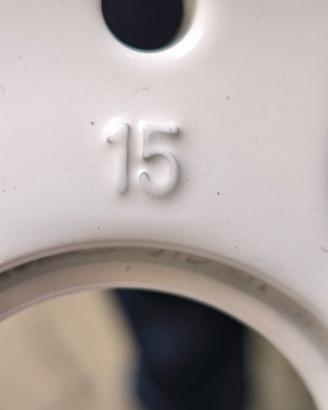 4 cerchioni Bianchi da 15 pari al nuovo