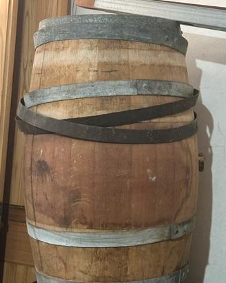 Botte di legno usata da arredamento