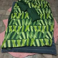 Materassino con completo letto e cuscini