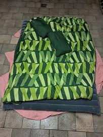 Materassino con completo letto e cuscini