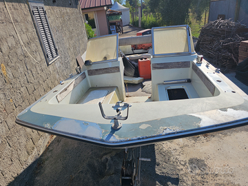 Barca 5 mt a motore con carrello