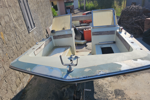 Barca 5 mt a motore con carrello