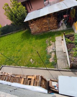 Casa singola con box, cantina e giardino di 300 mq