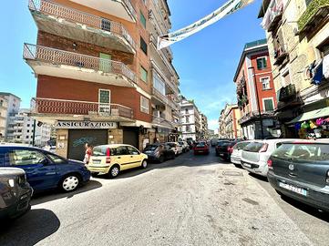 MONOLOCALE A NAPOLI