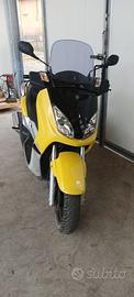 Scooter xmax 250