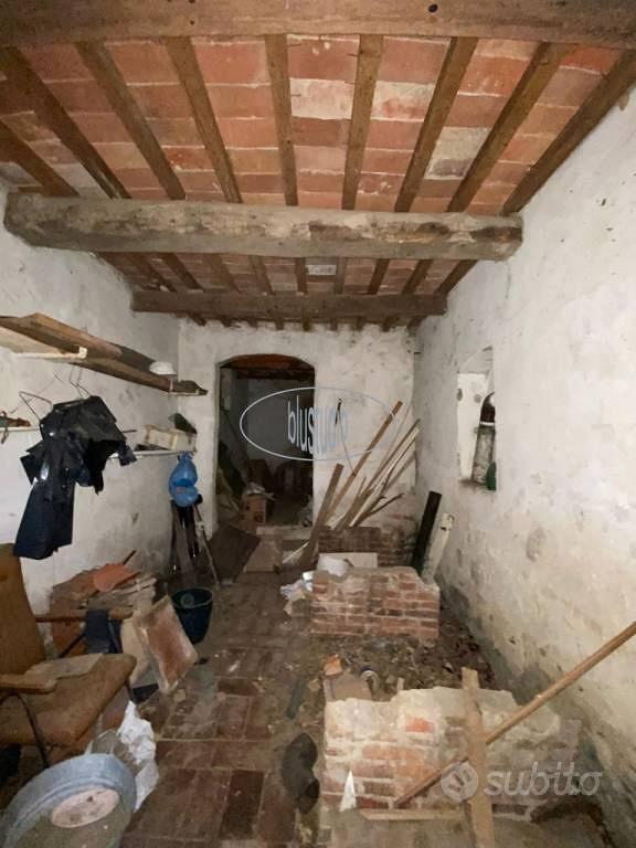 Rustico / Casale di 560 m² con più di 5 locali e b - Vista 3