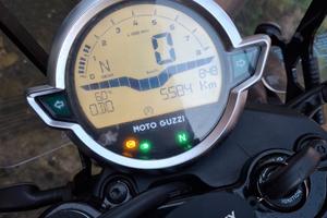 Moto Guzzi V7 - 2022