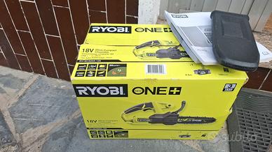 Motosega elettrica per potatura