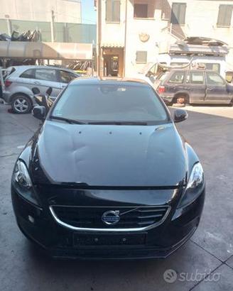 VOLVO V40 1.6 D - ANNO 2013 - PER RICAMBO