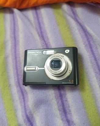 fotocamera digitale Praktica