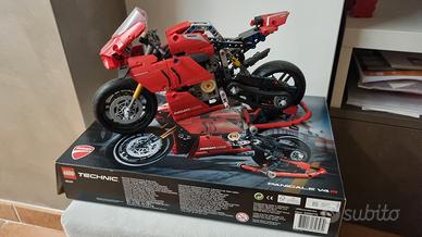 lego ducati panigale v4 r