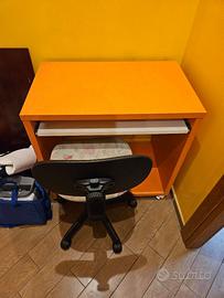 Mobile porta PC con sedia