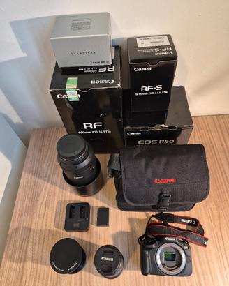 Kit Canon EOS R50 + 3 Obiettivi +
Accessori