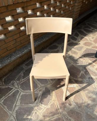 Sedie beige in plastica