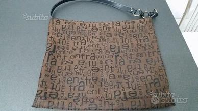 Borsa entrà marrone con scritte nere monospalla