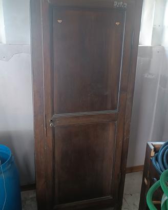 armadio antico in legno