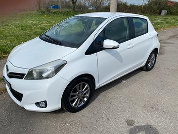 Toyota Yaris 5 p benzina