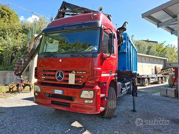 Autocarro e rimorchio scarrabili