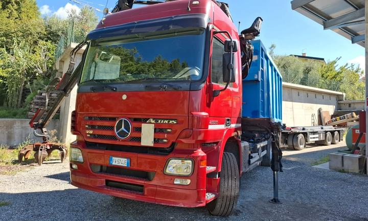 Autocarro e rimorchio scarrabili