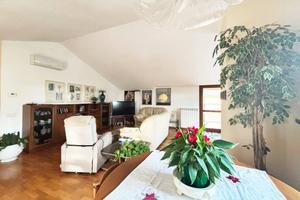 Attico / Mansarda di 140 m² con 4 locali e box aut