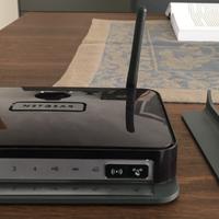 Netgear Wireless-N 300 Modem Router DGN2200