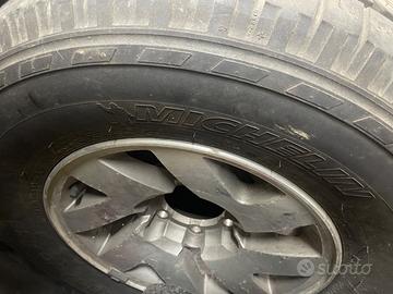 Cerchio l200 con pneumatico