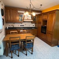 Cucina in legno massiccio