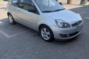 Ford fiesta 1.4 tdci (NEOPATENTATI) 84000KM