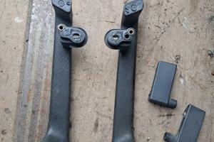 COPPIA BRACCIOLI PANNELLI PORTA LANCIA DELTA -