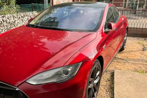 Model S85 ricariche gratuite a vita