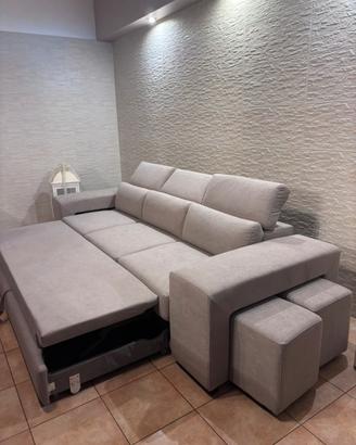 Divano 3 posti con 4 pouf