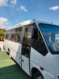 Autobus 25 posti