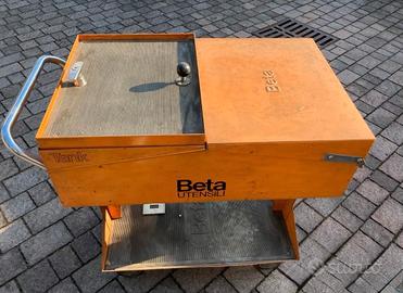 Carrello porta attrezzi beta