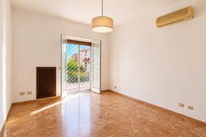 Camera a Roma con balcone e aria condizionata