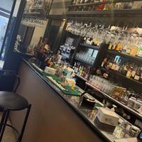 Cocktail bar licenza cibo e intrattenimento musica